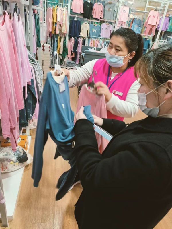 【新時(shí)代商廈寶龍店】企業(yè)文化踐行者（1）想顧客之所想，急顧客之所急